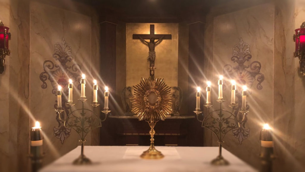 eucharistic adoration image - Holy Spirit Parish